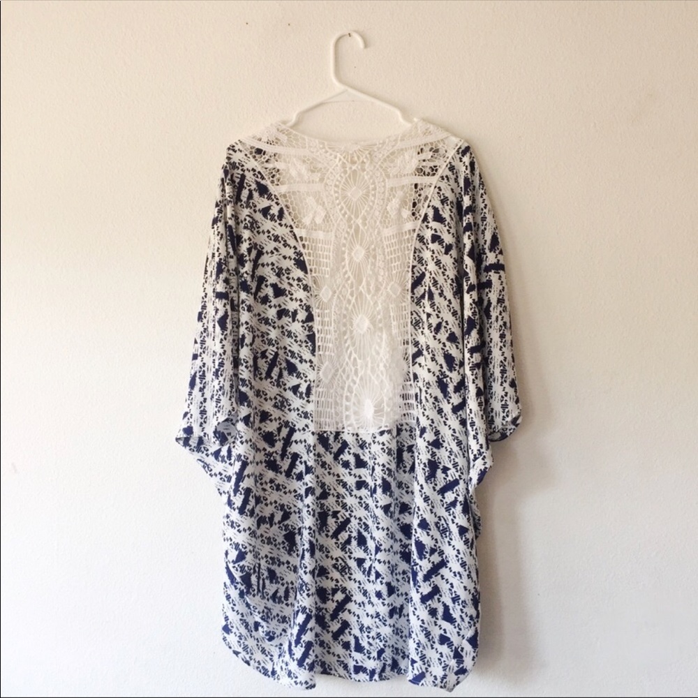 💚3/$20💚 kimono crochet lace back - Picture 5 of 6